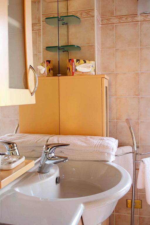 Da Rosa Bed&Breakfast Neviglie Ruang foto